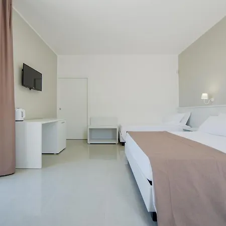 Отель Smart Ugento 3*